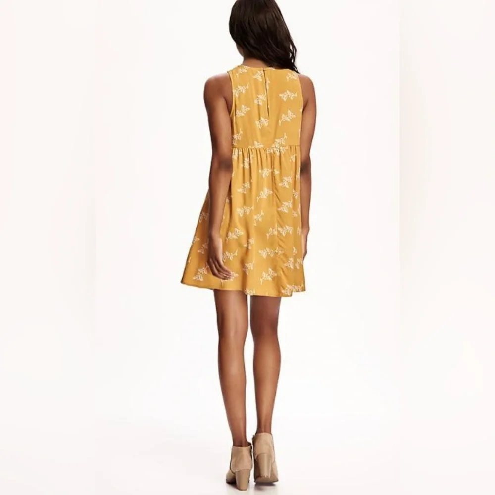 Old Navy Sleeveless Dress - Picture 2 of 8